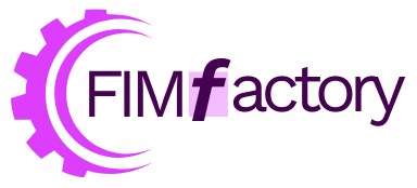 20250423_Logo_FIMfactory Logo der „FIMfactory“: Ein Zahnrad in Magenta umschließt den Schriftzug „FIMfactory“, wobei das „f“ in „factory“ hervorgehoben und ebenfalls magenta ist. Der Hintergrund ist weiß.